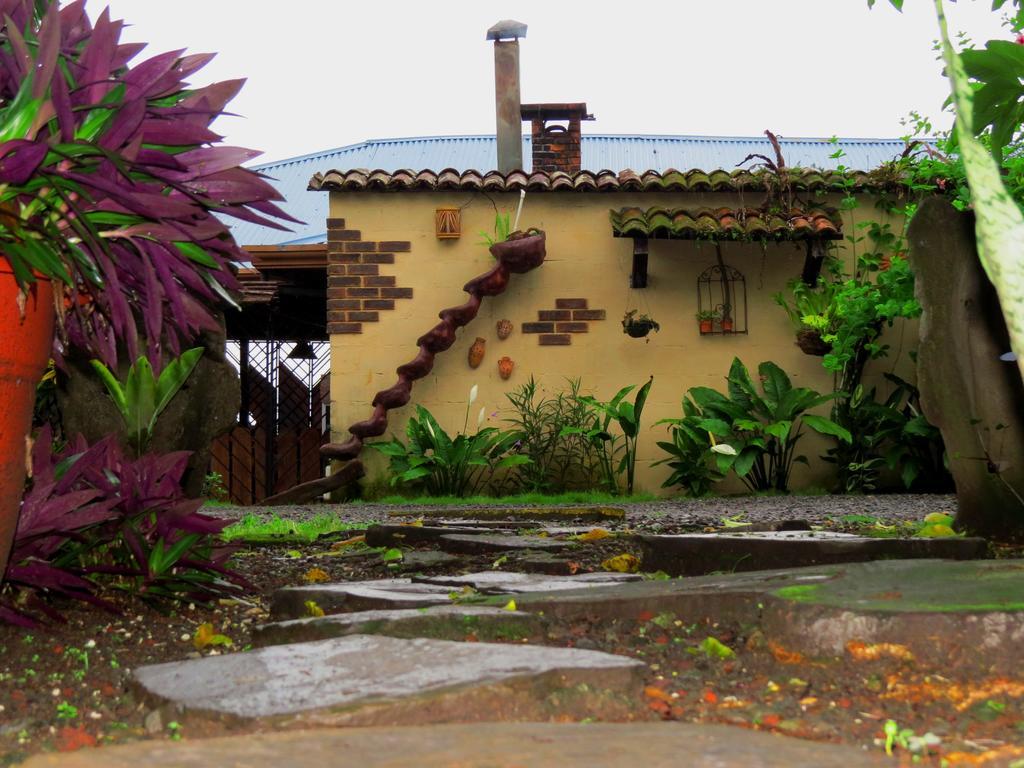 Hotel Vagabondo La Fortuna 外观 照片